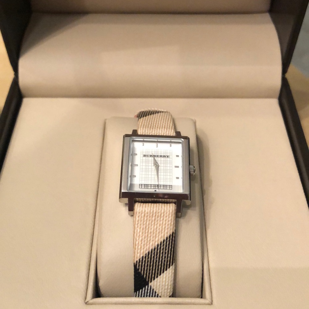 Burberry Nova Check Square Women’s watch